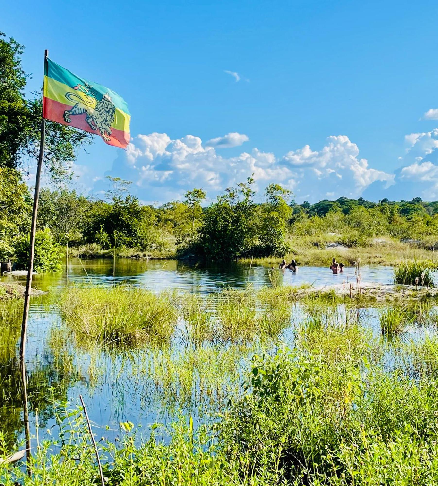 Land Of Promise - Reggae Bar & Eco Village Zanderij Eksteriør billede