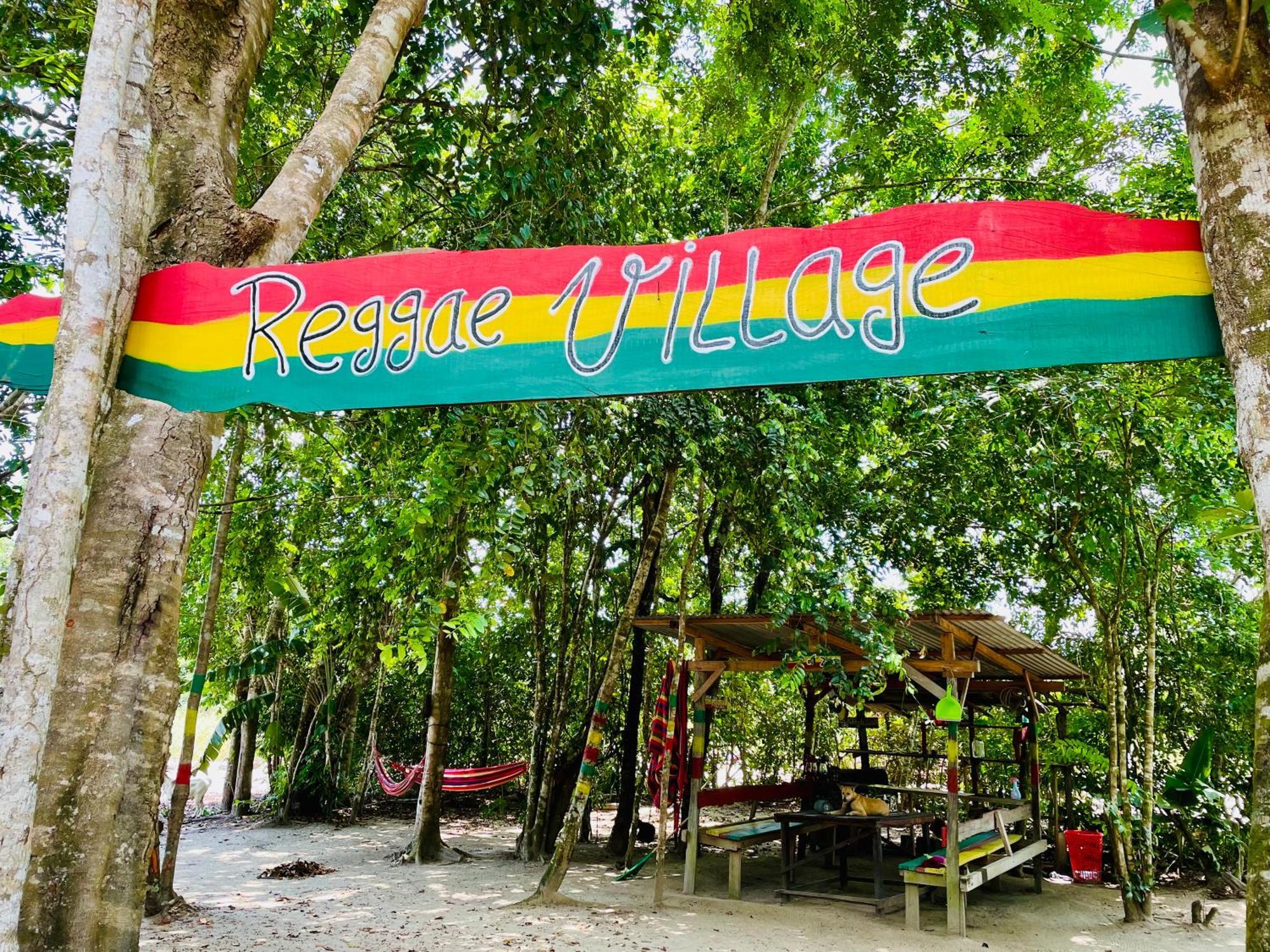 Land Of Promise - Reggae Bar & Eco Village Zanderij Eksteriør billede