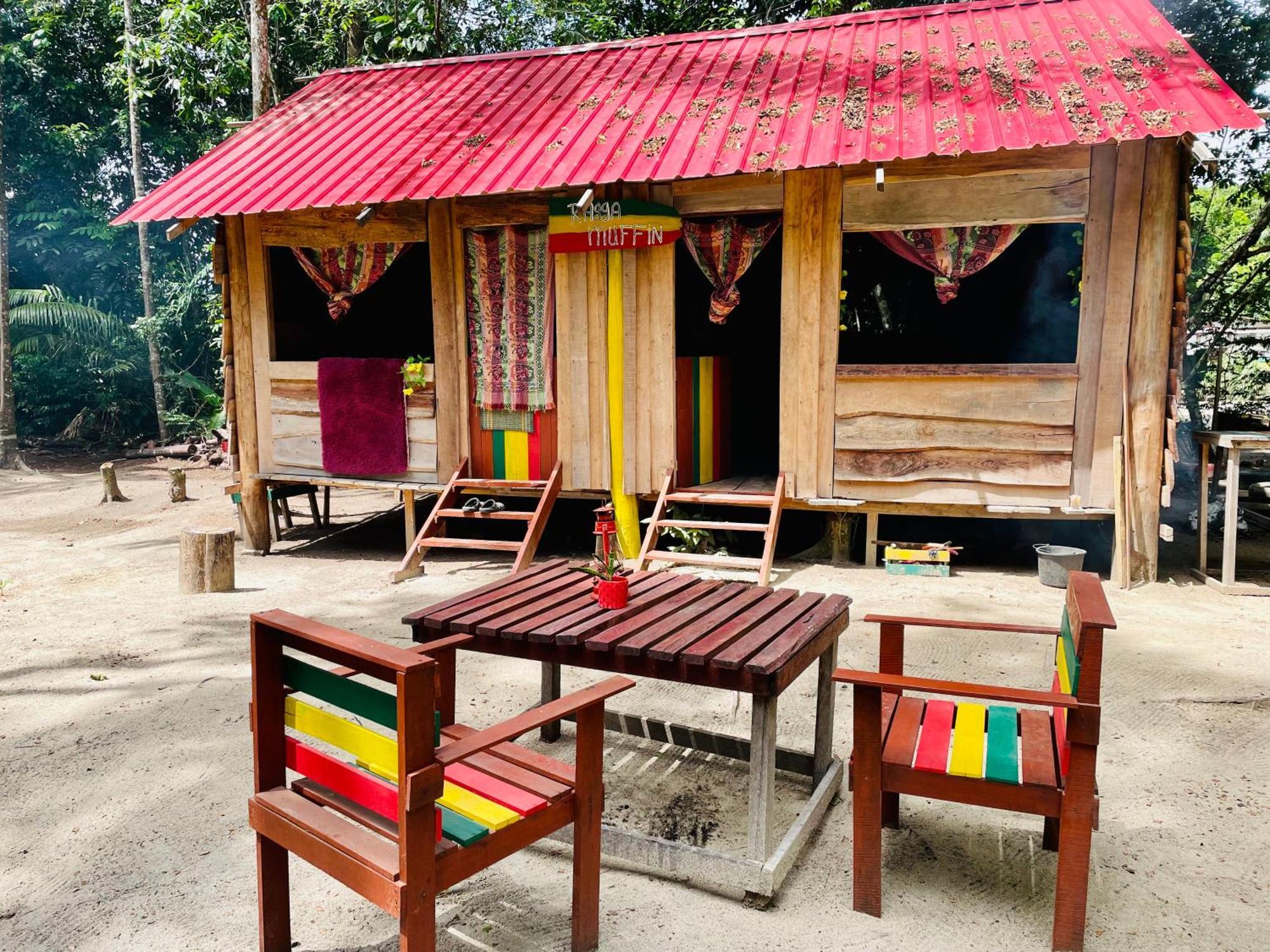 Land Of Promise - Reggae Bar & Eco Village Zanderij Eksteriør billede