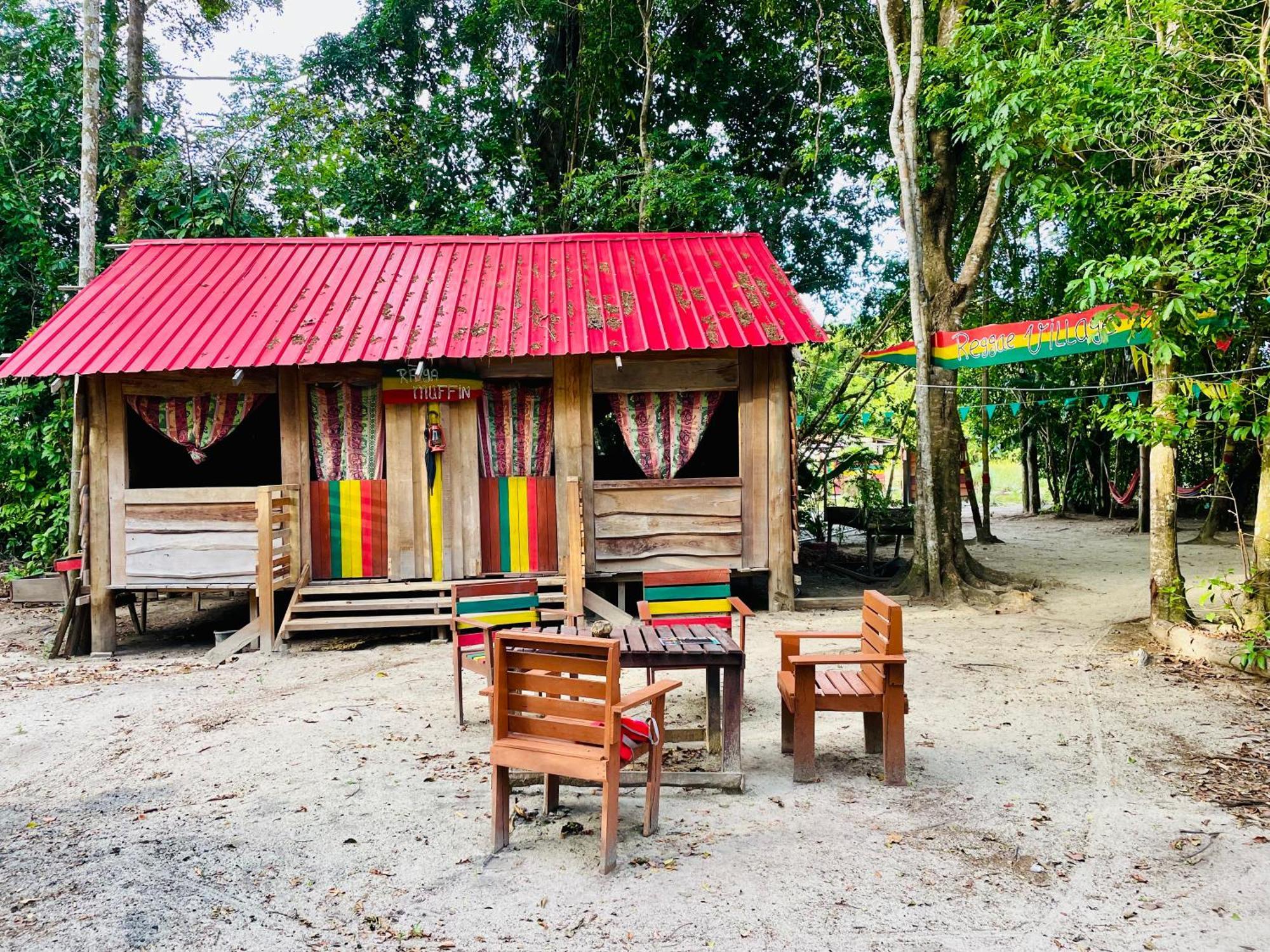 Land Of Promise - Reggae Bar & Eco Village Zanderij Eksteriør billede