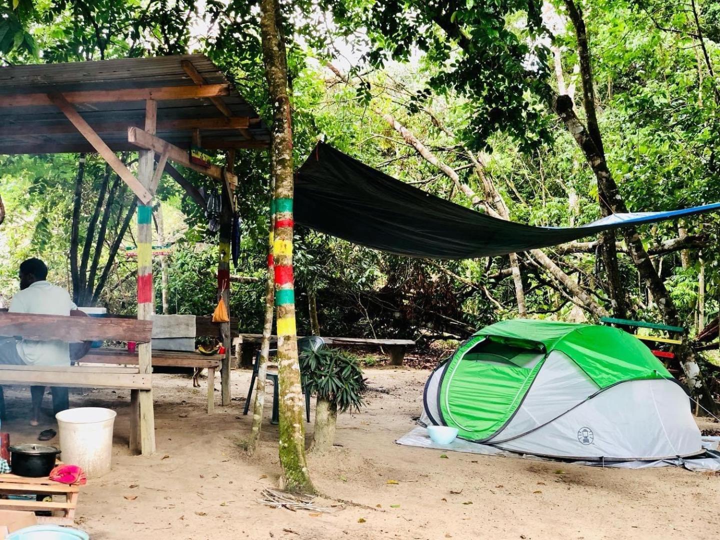 Land Of Promise - Reggae Bar & Eco Village Zanderij Eksteriør billede